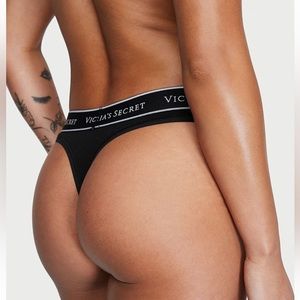 VICTORIAS SECRET LOGO COTTON THONG PANTY UNDERWEAR. NWT